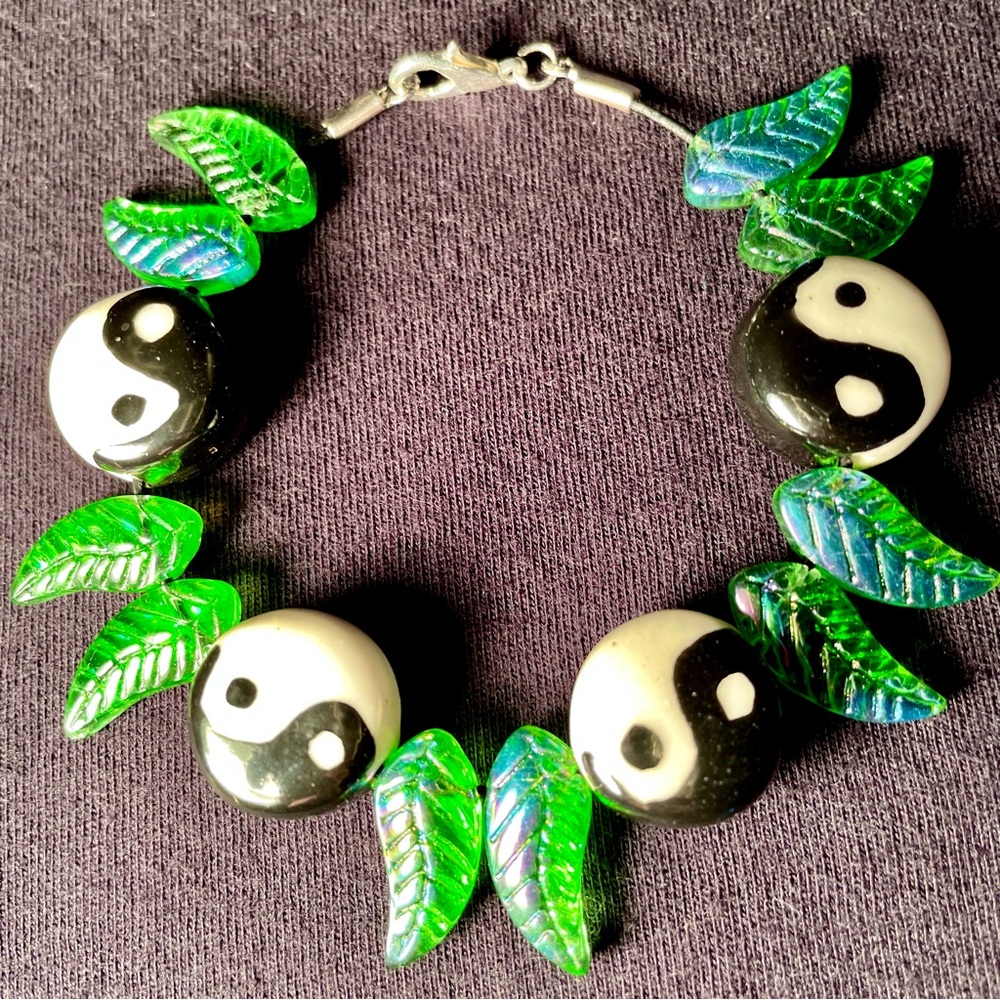 Yin Yang and Leaf Bracelet 6.5in